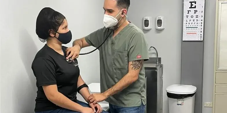 Comisión de Talento Humano coordina acciones para resolver problemas en el sistema médico de empresa y EDUS