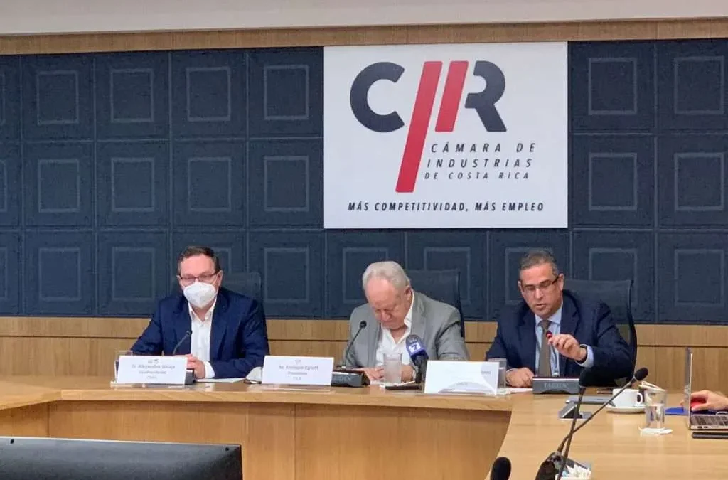 Sector productivo urge solución inmediata al Poder Ejecutivo sobre el desabastecimiento de alcohol por parte de FANAL