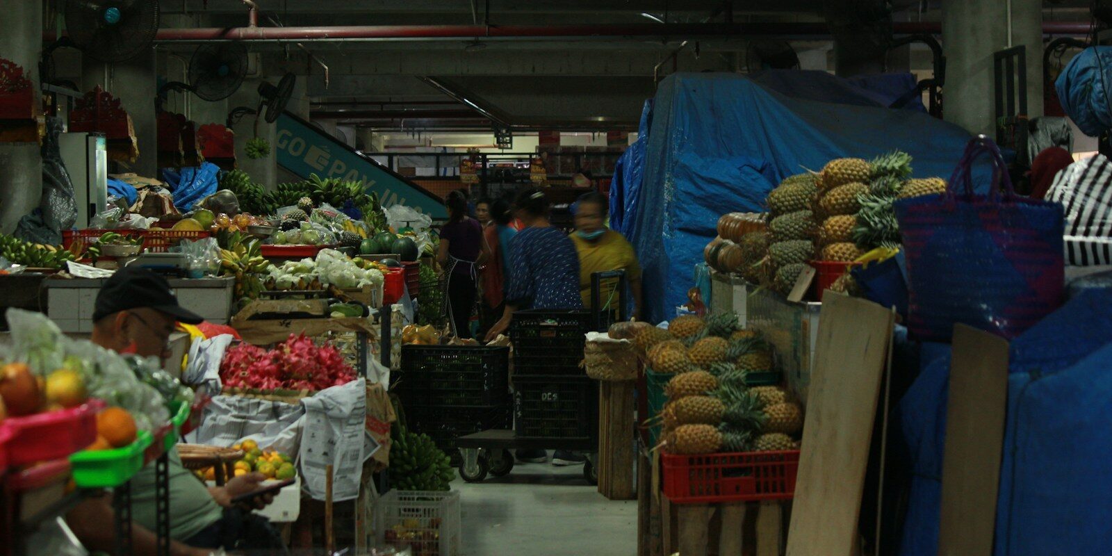 A store filled with lots of fruits and vegetables