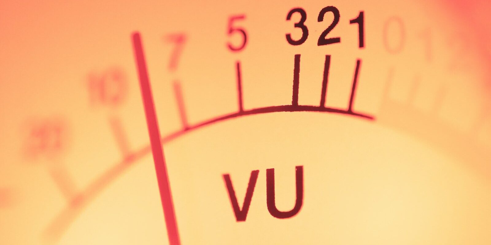 white and red analog weighing scale